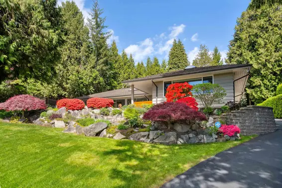 2695 Rosebery Avenue, West Vancouver For Sale - image 37