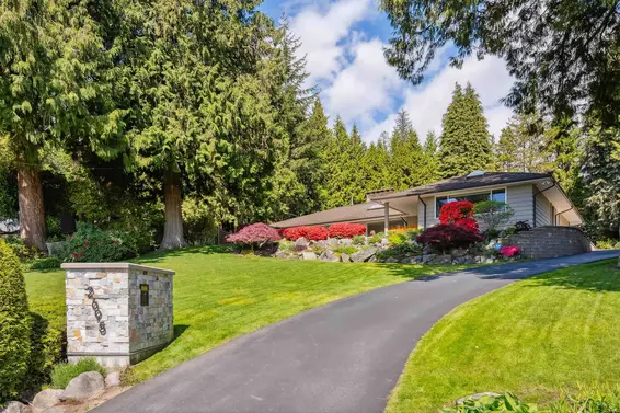 2695 Rosebery Avenue, West Vancouver For Sale - image 38