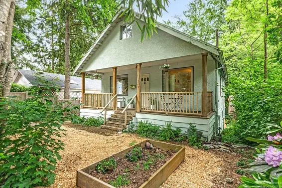 1706 Deep Cove Road, North Vancouver For Sale - image 2