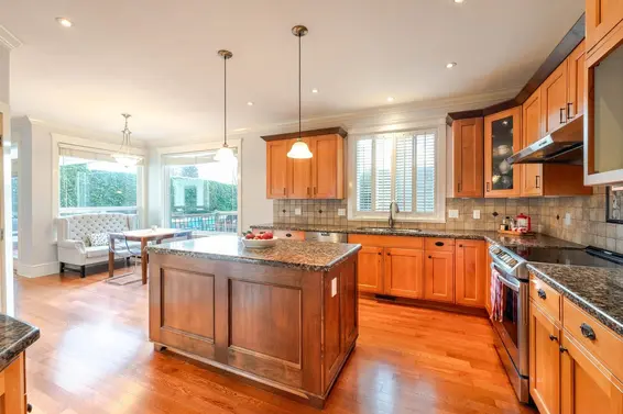 1630 Lawson Avenue, West Vancouver For Sale - image 12