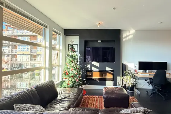 219 3606 Aldercrest Drive, North Vancouver For Sale - image 4