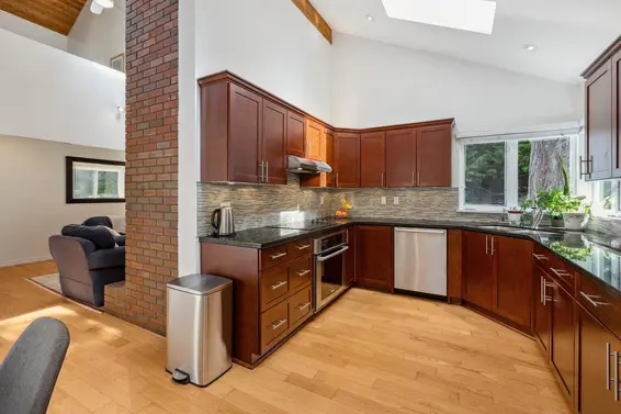 6020 Glenwynd Place, West Vancouver For Sale - image 10