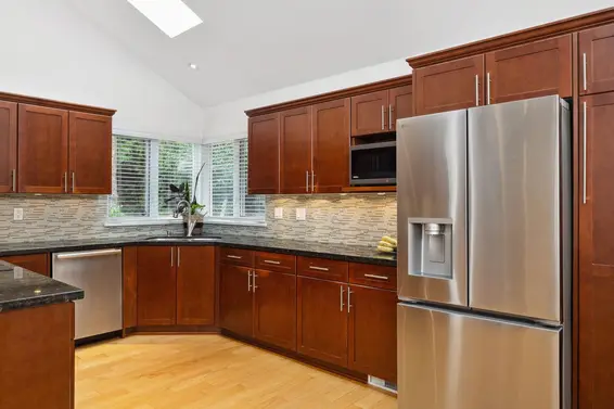 6020 Glenwynd Place, West Vancouver For Sale - image 9