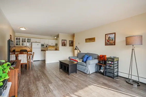 213 145 West 18Th Street, North Vancouver For Sale - image 1