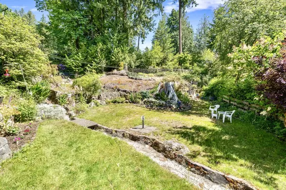 4704 Dogwood Lane, West Vancouver For Sale - image 12