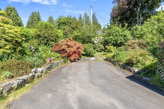 4704 Dogwood Lane, West Vancouver For Sale - image 15
