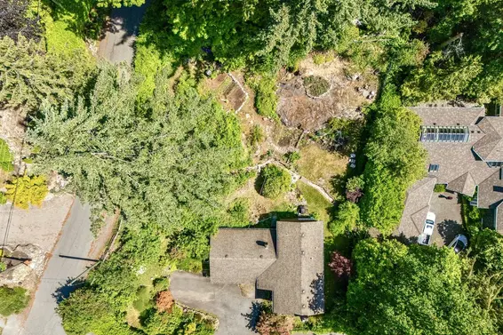 4704 Dogwood Lane, West Vancouver For Sale - image 19