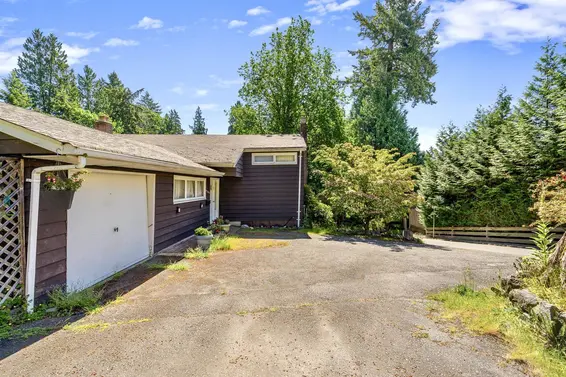 4704 Dogwood Lane, West Vancouver For Sale - image 8
