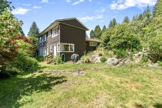 4704 Dogwood Lane, West Vancouver For Sale - image 9