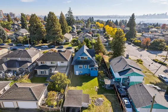 358 West 16th Street, North Vancouver For Sale - image 1