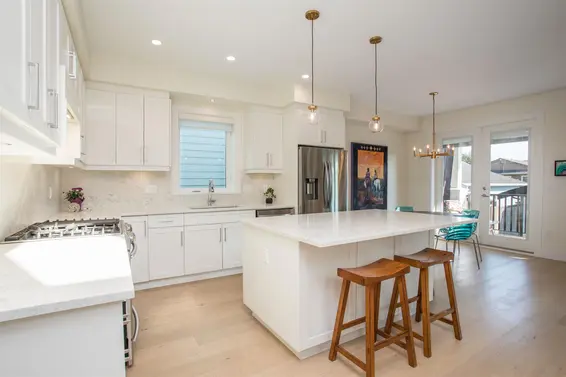 341 East 13th Street, North Vancouver