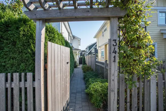 341 East 13th Street, North Vancouver For Sale - image 2