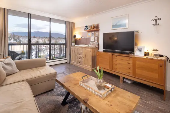 2004 145 St. Georges Avenue, North Vancouver For Sale - image 3