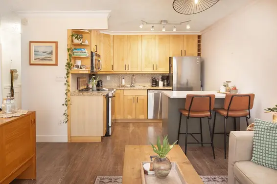 2004 145 St. Georges Avenue, North Vancouver For Sale - image 6