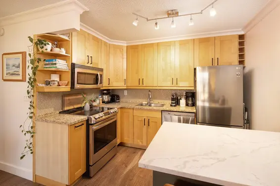 2004 145 St. Georges Avenue, North Vancouver For Sale - image 7