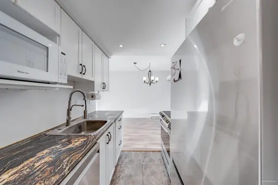 320 3080 Lonsdale Avenue, North Vancouver For Sale - image 3