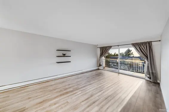 320 3080 Lonsdale Avenue, North Vancouver For Sale - image 9