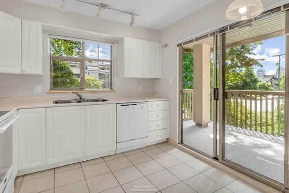 413 2059 Chesterfield Avenue, North Vancouver For Sale - image 13