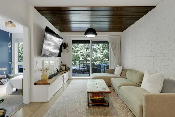 302 733 West 3rd Street, North Vancouver