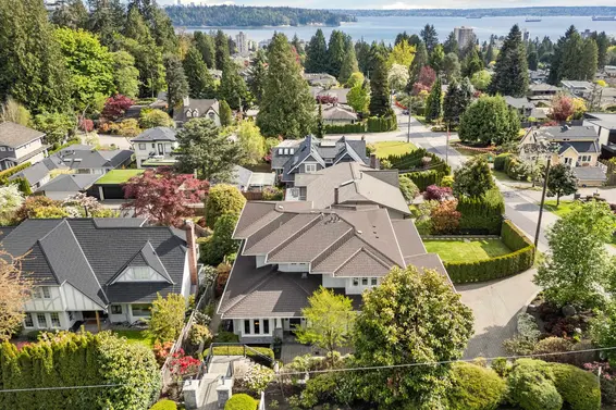 1398 Lawson Avenue, West Vancouver For Sale - image 3