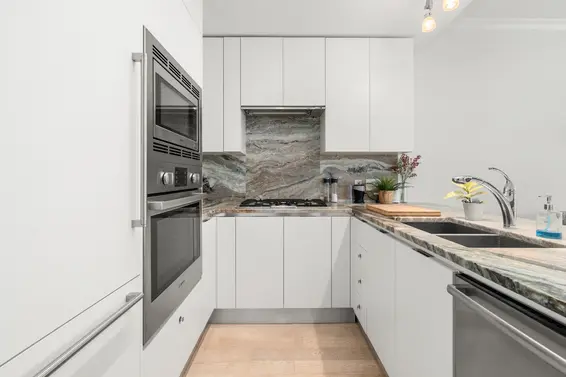 313 175 Victory Ship Way, North Vancouver For Sale - image 19
