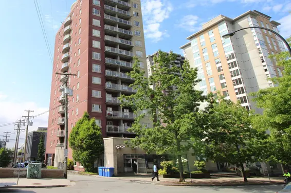 1502 121 West 15th Street, North Vancouver