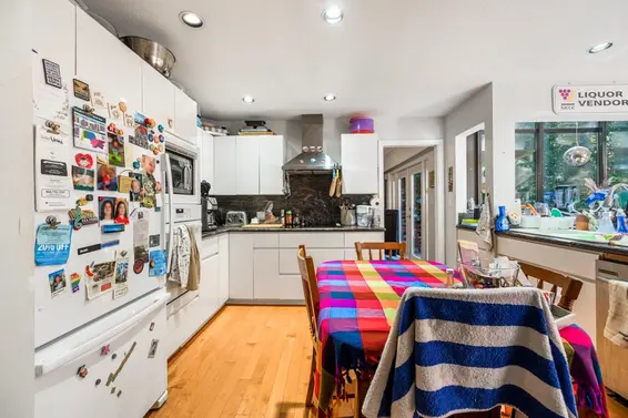 5261 Cliffridge Avenue, North Vancouver For Sale - image 10