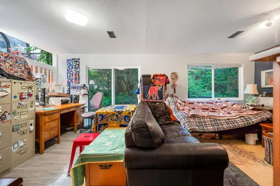 5261 Cliffridge Avenue, North Vancouver For Sale - image 9