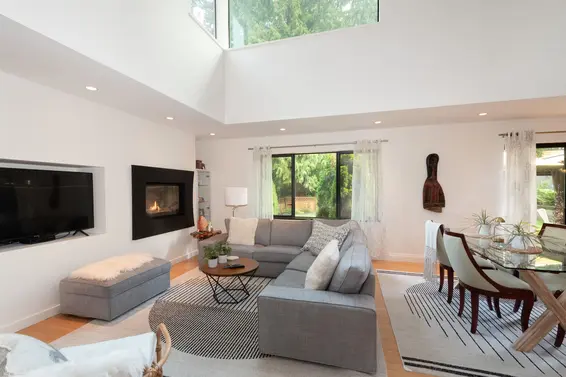 1930 Panorama Drive, North Vancouver For Sale - image 12