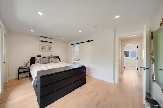 2022 Chesterfield Avenue, North Vancouver For Sale - image 20