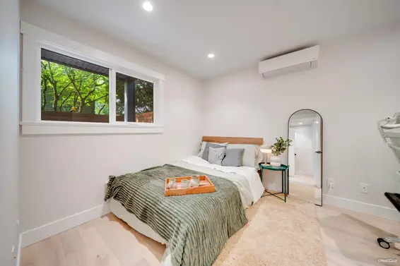 2022 Chesterfield Avenue, North Vancouver For Sale - image 27