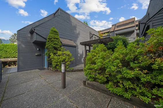 2022 Chesterfield Avenue, North Vancouver For Sale - image 36