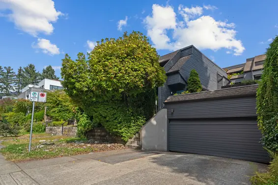 2022 Chesterfield Avenue, North Vancouver For Sale - image 39