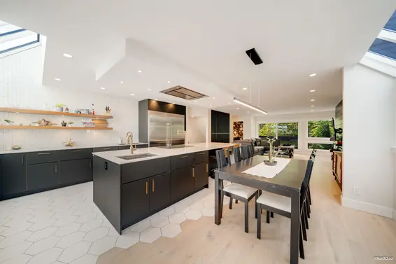2022 Chesterfield Avenue, North Vancouver For Sale - image 6