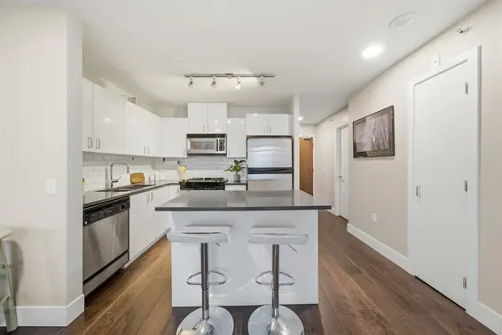 405 155 West 1st Street, North Vancouver For Sale - image 8