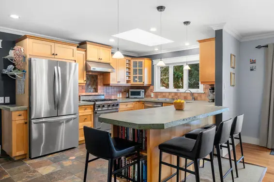 759 Winona Avenue, North Vancouver For Sale - image 2