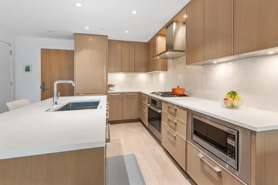 302 3220 Connaught Crescent, North Vancouver For Sale - image 2