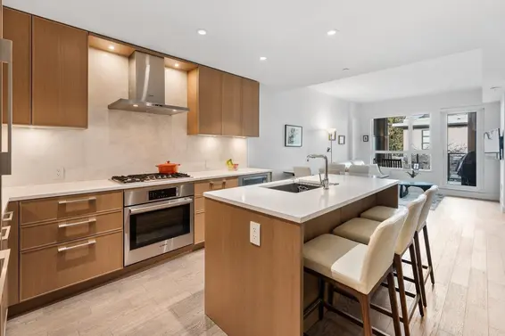 302 3220 Connaught Crescent, North Vancouver For Sale - image 5