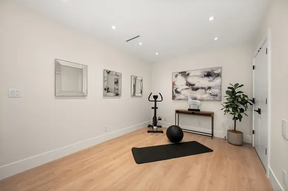 322 East 18 Street, North Vancouver For Sale - image 30