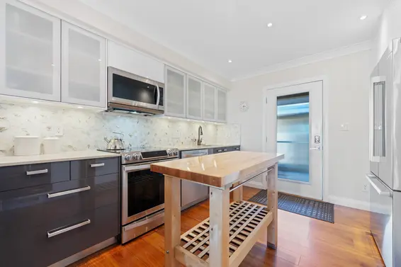 412 East 2nd Street, North Vancouver For Sale - image 6