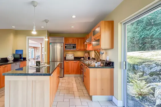 4825 Headland Close, West Vancouver For Sale - image 12