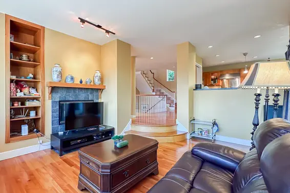 4825 Headland Close, West Vancouver For Sale - image 9