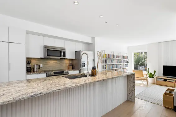 2 265 East 8th Street, North Vancouver For Sale - image 11