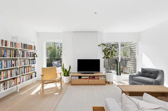 2 265 East 8th Street, North Vancouver For Sale - image 2