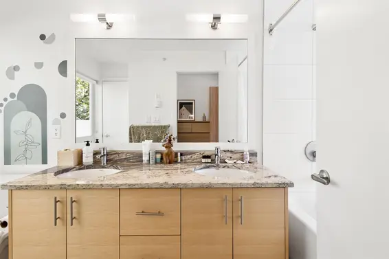 2 265 East 8th Street, North Vancouver For Sale - image 20