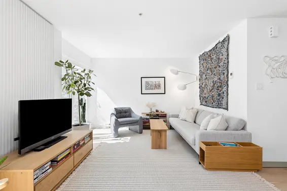 2 265 East 8th Street, North Vancouver For Sale - image 3