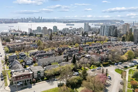 2 265 East 8th Street, North Vancouver For Sale - image 37