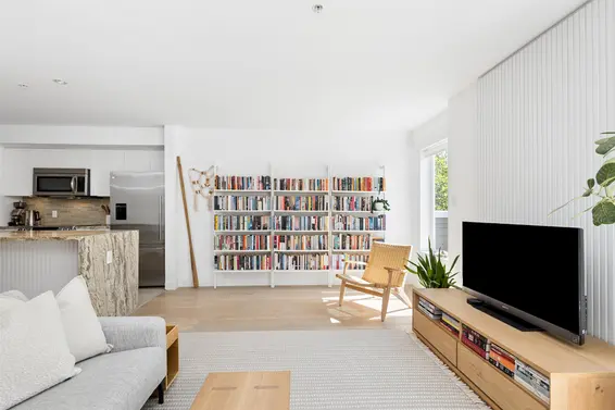 2 265 East 8th Street, North Vancouver For Sale - image 4