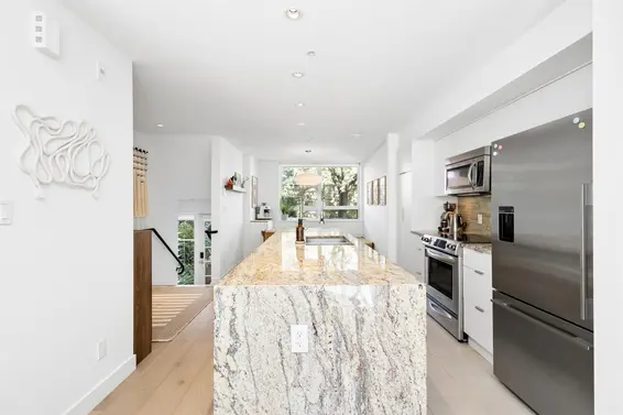 2 265 East 8th Street, North Vancouver For Sale - image 7