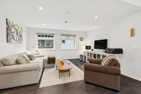 2 244 East 5th Street, North Vancouver For Sale - image 10
